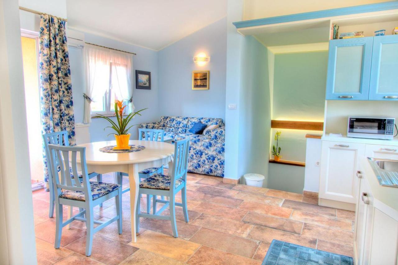 Apartments Petra Near Beach Веруда Экстерьер фото